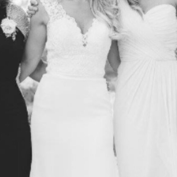 ALLURE BRIDALS ROMANCE Ivory WEDDING DRESS SZ 4 Plunge Bodice Zip Faux Buttons - Picture 14 of 16